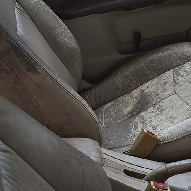 lederdoc-sofa-braun-auto